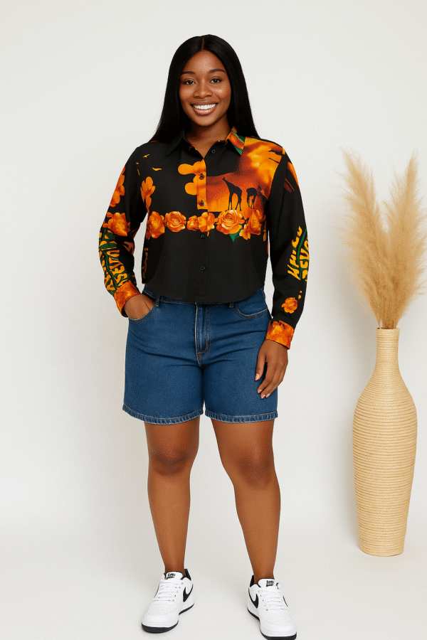 Buttoned cropped shirt